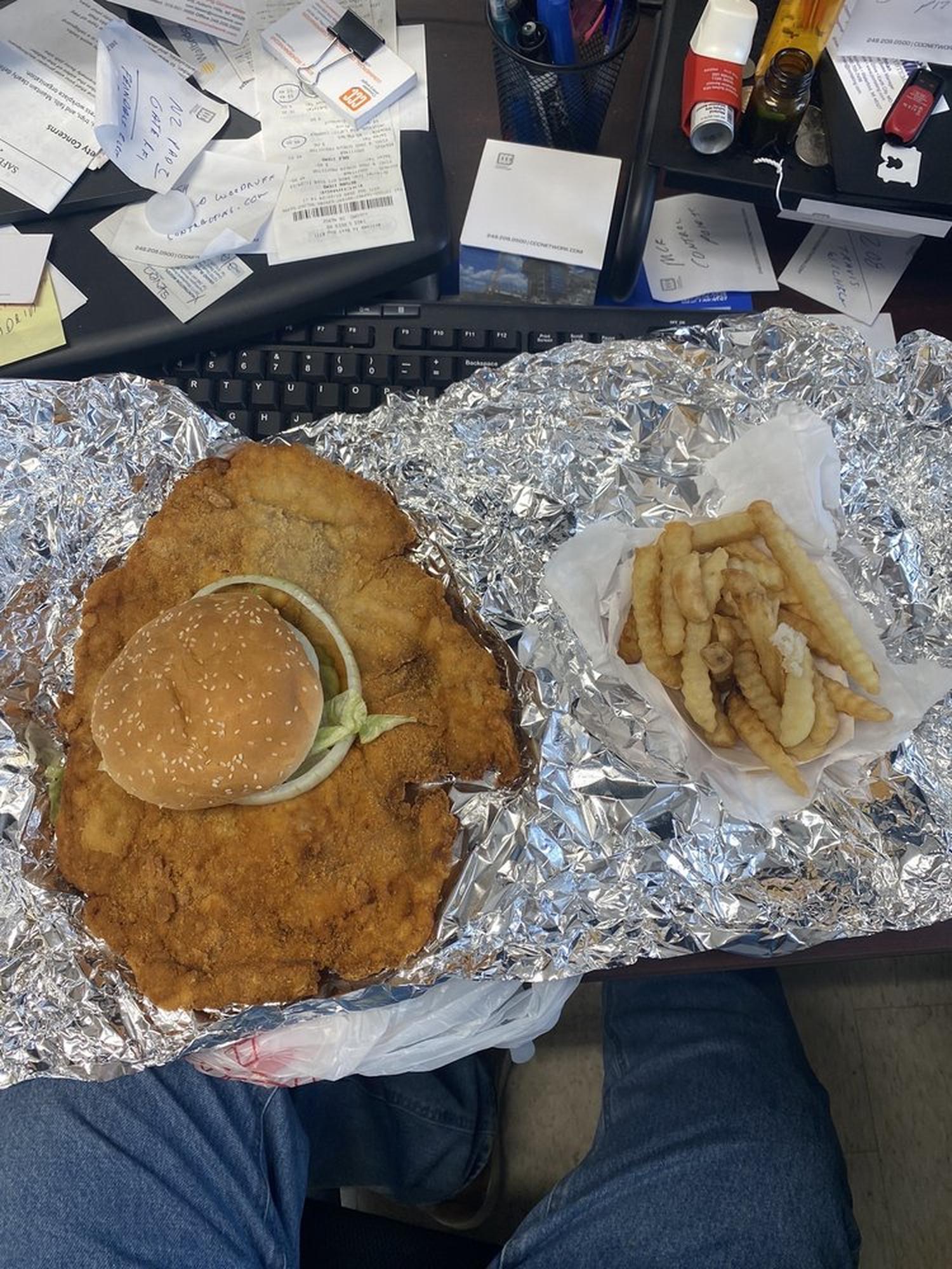 Tenderloin sandwich with fries